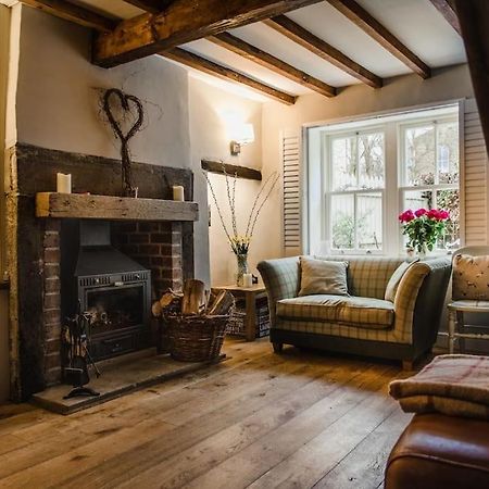 1800 Period Grade 2 Listed Cottage Addingham Eksteriør bilde