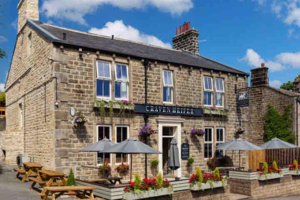 1800 Period Grade 2 Listed Cottage Addingham Eksteriør bilde