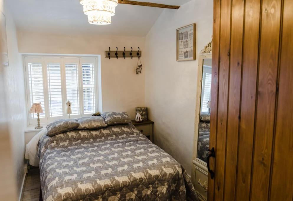 1800 Period Grade 2 Listed Cottage Addingham Eksteriør bilde